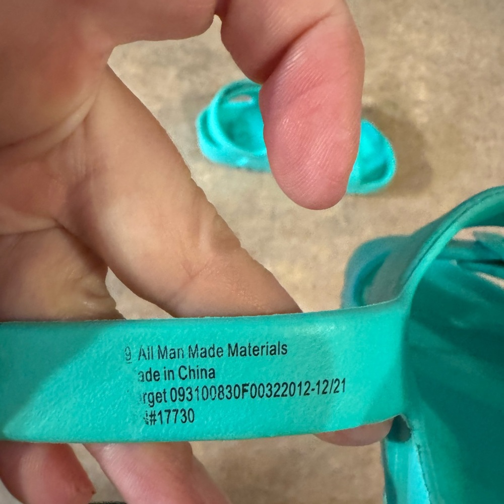 Cat & Jack - Toddler Turquoise Rubber Sandals, Size 9 - Picture 6 of 6